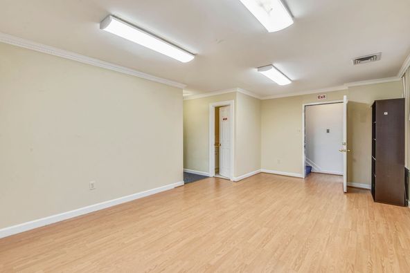 2102 Gallows Rd, Vienna, VA, 22182